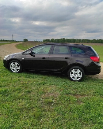 Opel Astra cena 19000 przebieg: 254600, rok produkcji 2011 z Poręba małe 497